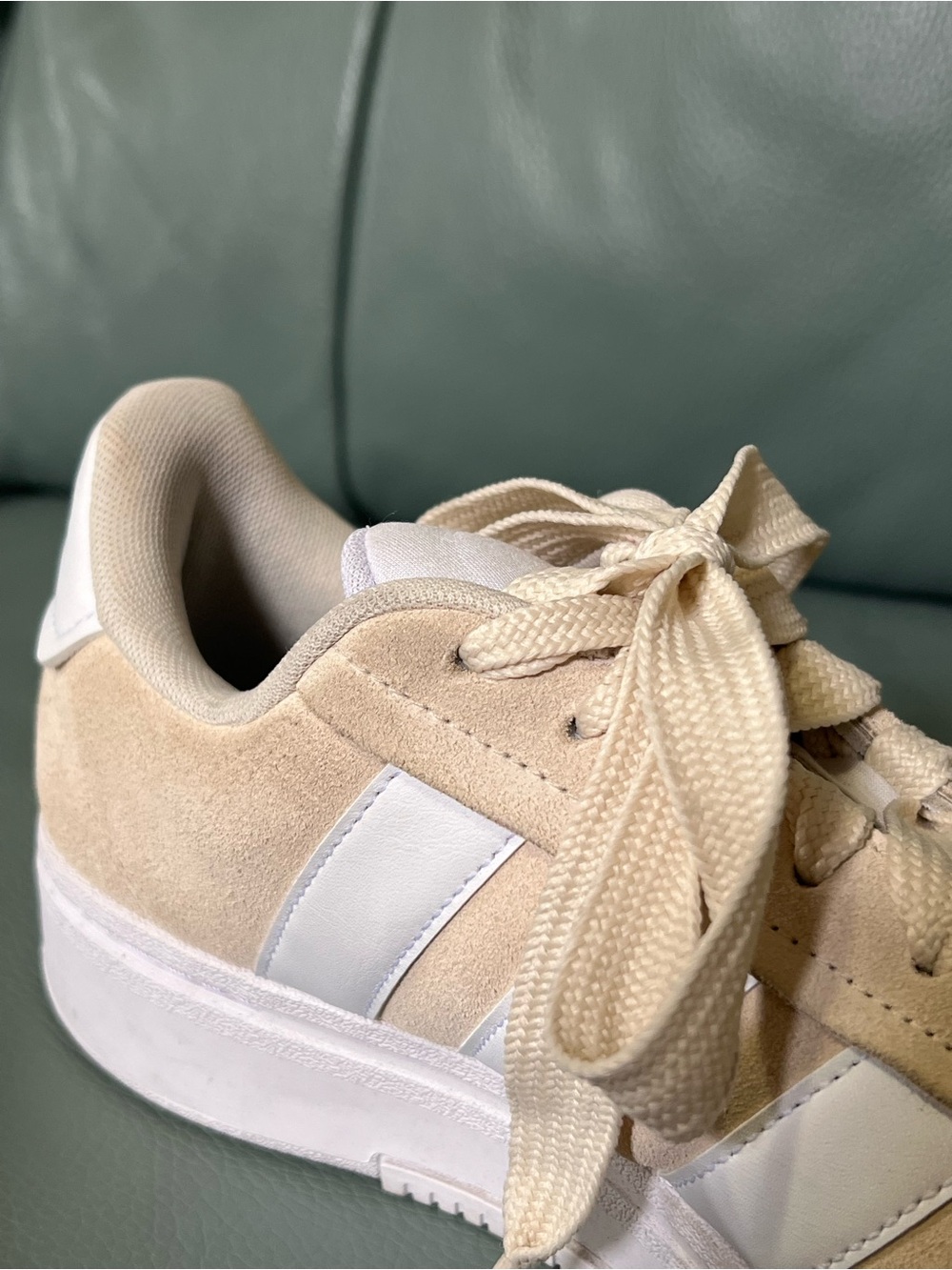 Adidas Women’s Sneaker in Beige and White - Picture 8 of 8